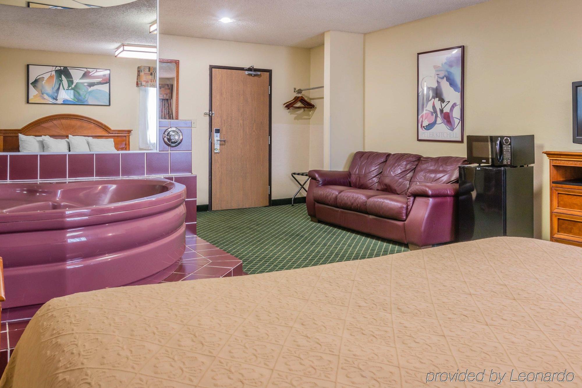 Quality Inn & Suites Detroit Metro Airport Romulus Kültér fotó